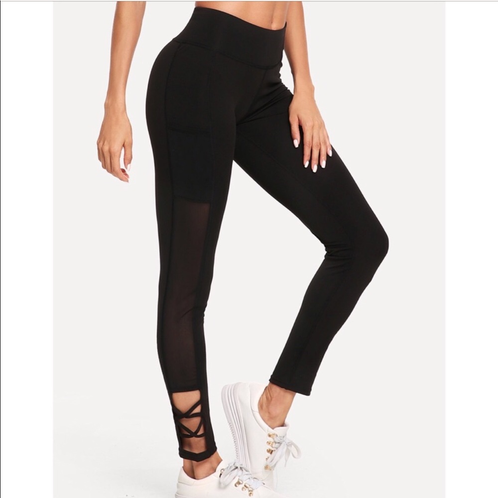 🆕Black Mesh Leggings - Picture 4 of 4